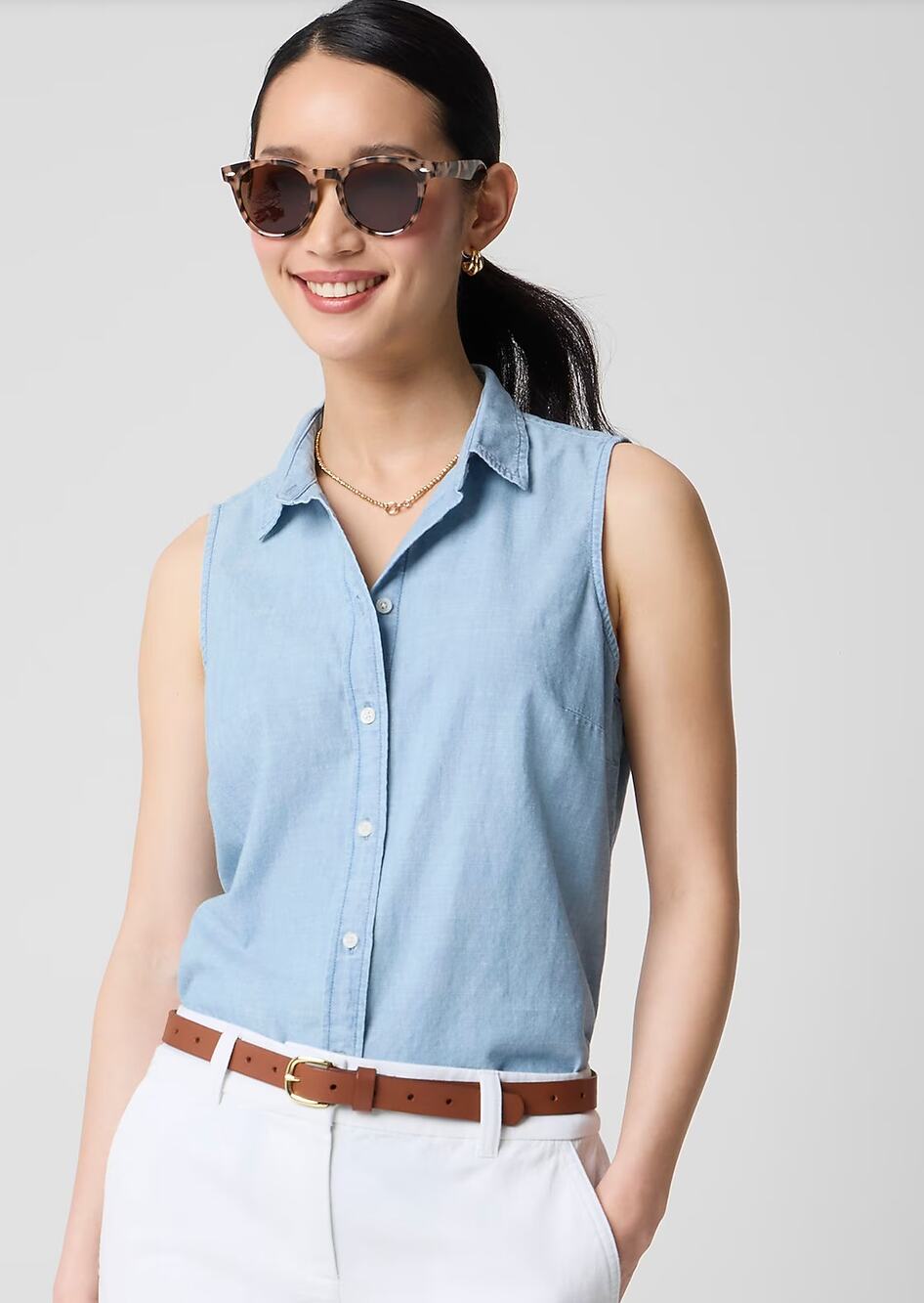J. Crew Sleeveless Chambray Button-Up Shirt Signature Fit Blue AX632 Size M